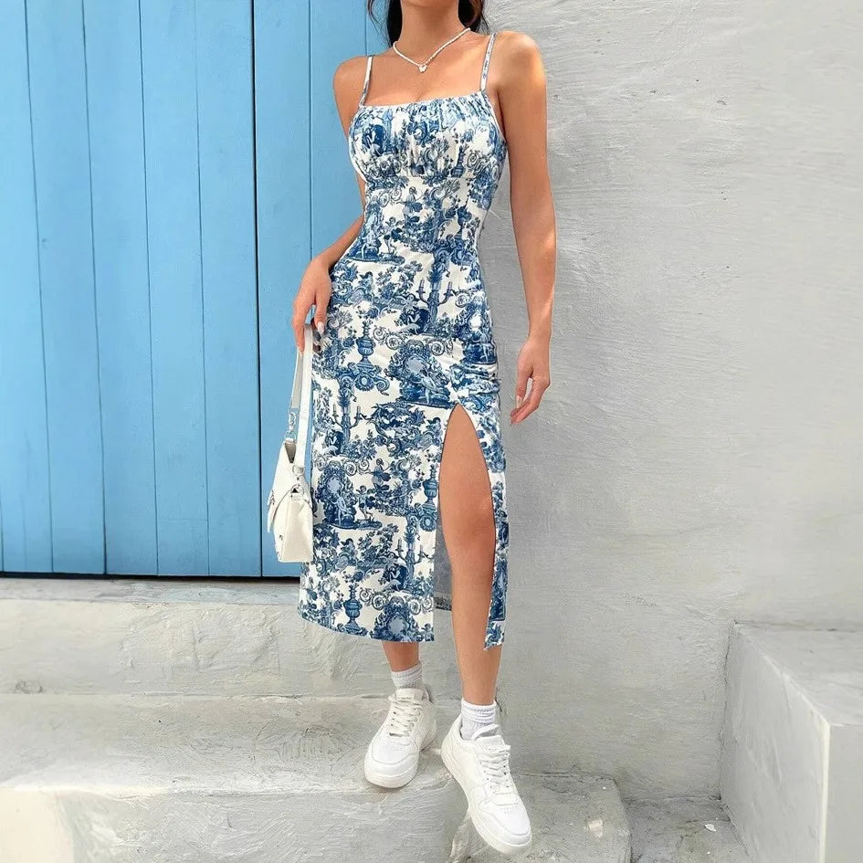 Robe longue bustier avec fente haute et imprimé léopard marguerite, de la collection Automne 2025.