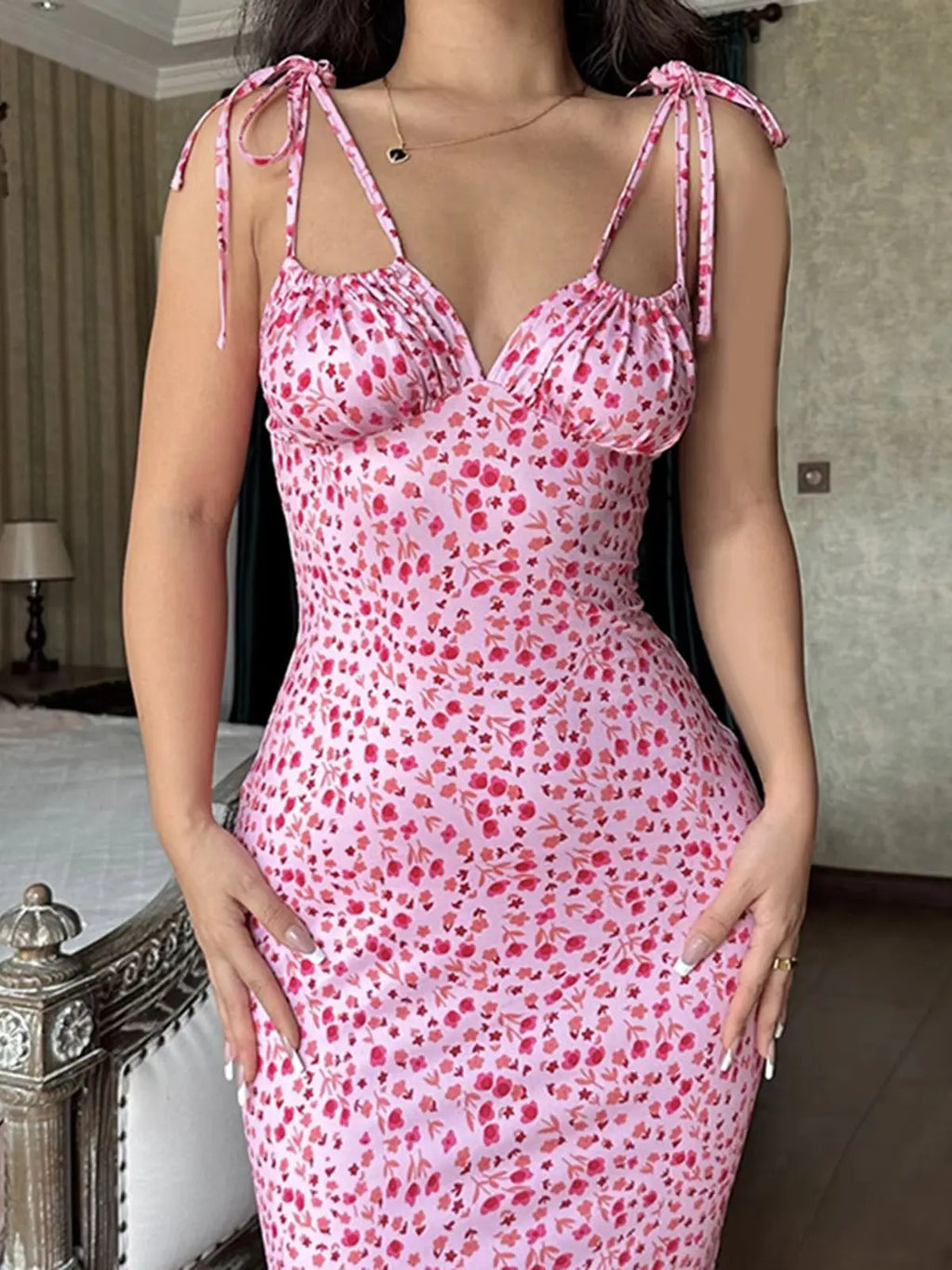 Robe mi-longue d'été à fleurs 2025, pour femme, à bretelles spaghetti, à nouer, col en V, fendue, sexy, vintage, élégante.