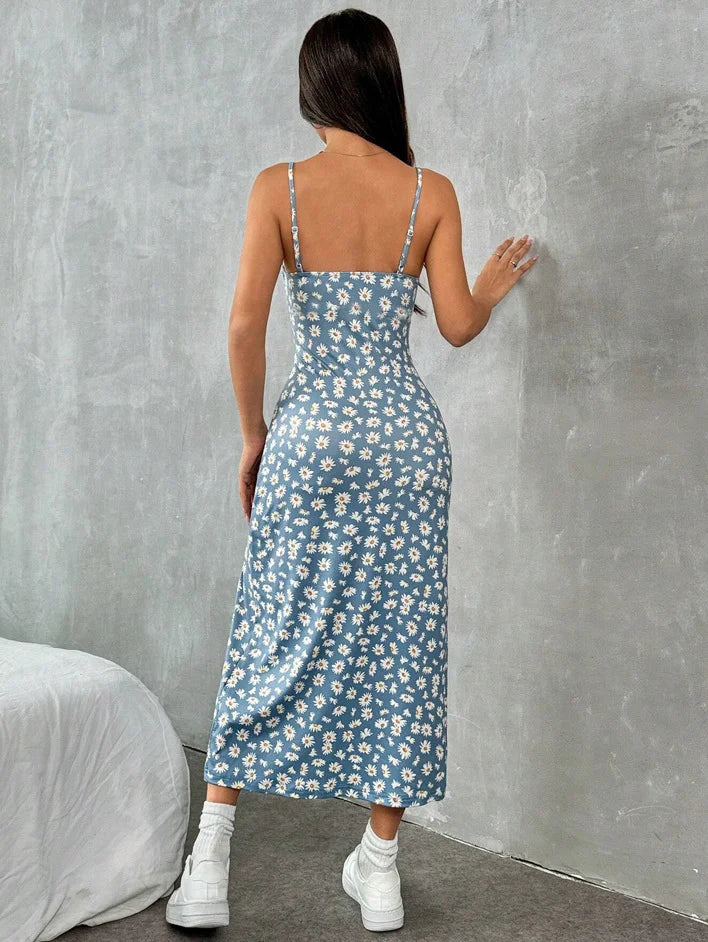 Robe longue bustier avec fente haute et imprimé léopard marguerite, de la collection Automne 2025.