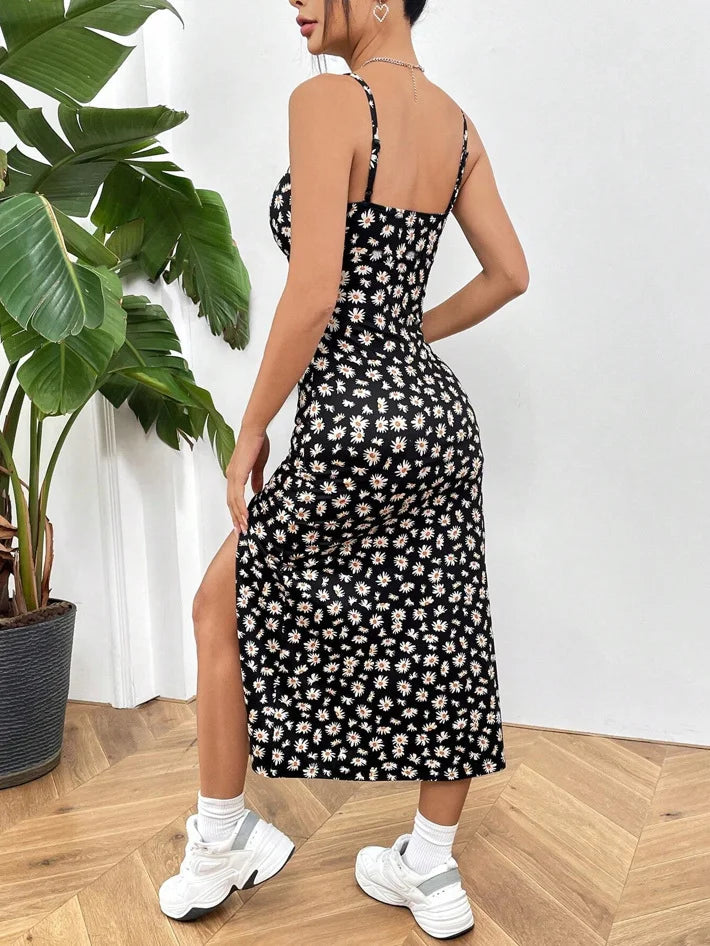 Robe longue bustier avec fente haute et imprimé léopard marguerite, de la collection Automne 2025.
