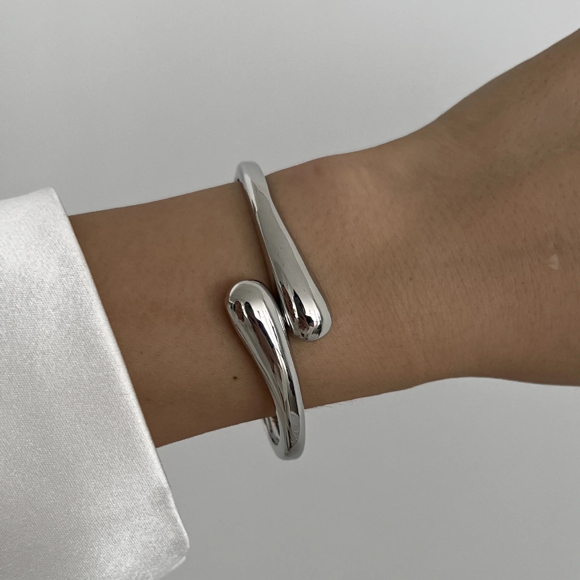 DIEZI 3 Styles Vintage Hip Hop Metal Cuff Bangles Punk Gold Silver Color Geometric Spring Bangles For Women Bracelet Men Jewelry