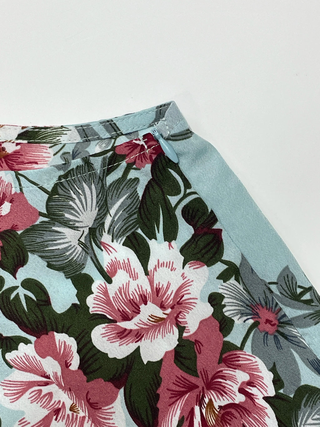 Robe licou fendue sur la cuisse à imprimé floral pour femme - sans manches, moulante, sexy, pour la plage ou les clubs